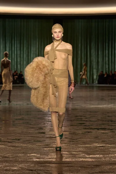Look 35